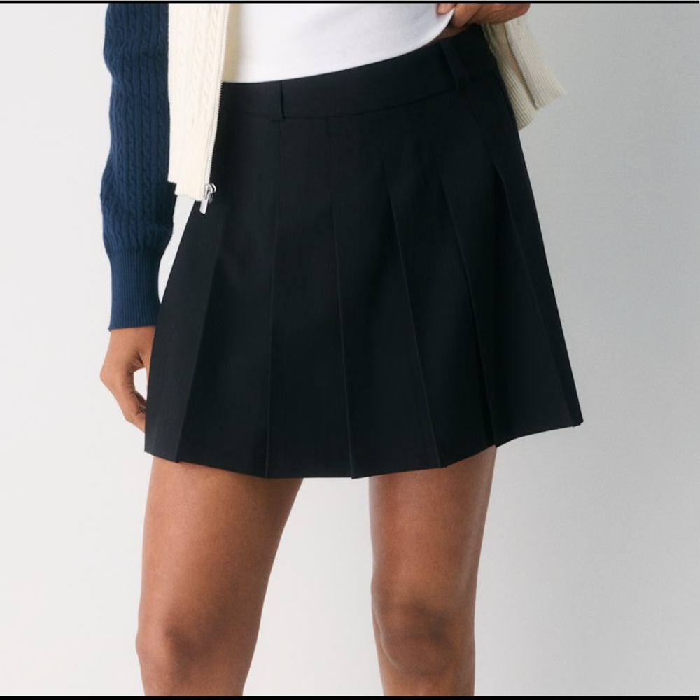 Aritzia Sunday Best Olive Mini Skirt - Black - 6